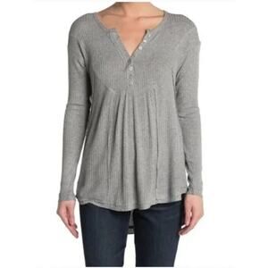 Sweet Romeo Women's Waffle Knit Long Sleeve Oversized Henley in Grey Medium $39